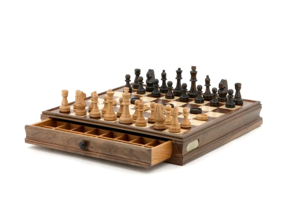 Dal Rossi Chess / checkers, walnut box, with drawers and chess piece compartments, 15