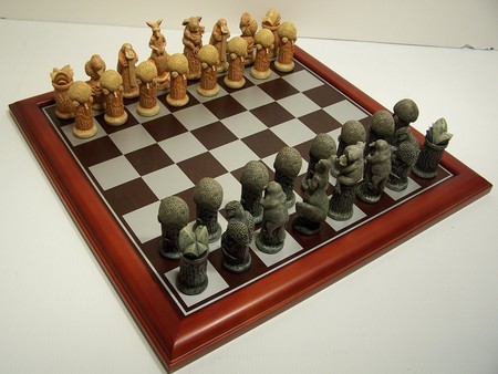 Hand Paint Chess Set - Australiana chess pieces, boxed, 75mm With Board
