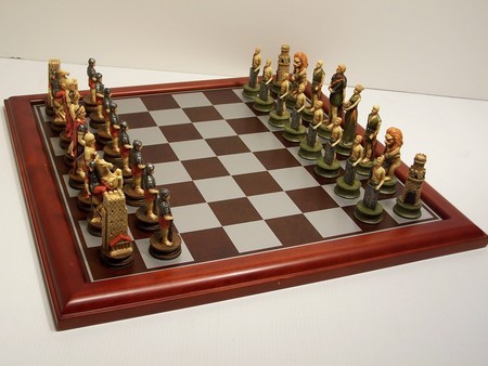 Hand Paint - Crusaders Chess pieces 75mm pieces, Board Not Include