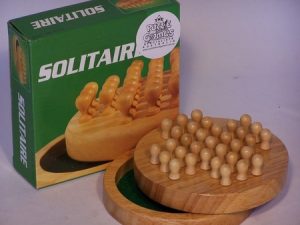 Solitaire, travel, round with lid, wood